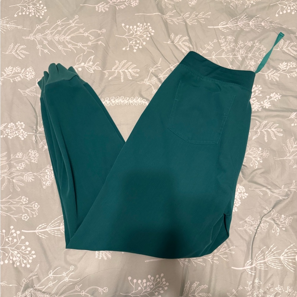 Figs Hunter Green Zamora Joggers size M
